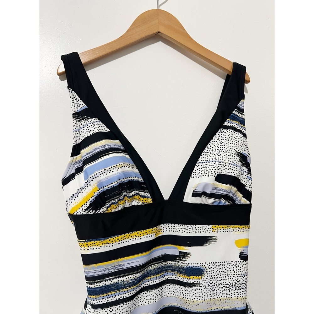 DKNY Multicolor Printed Deep-V One Piece Swimsuit Size 6 - Picture 3 of 6